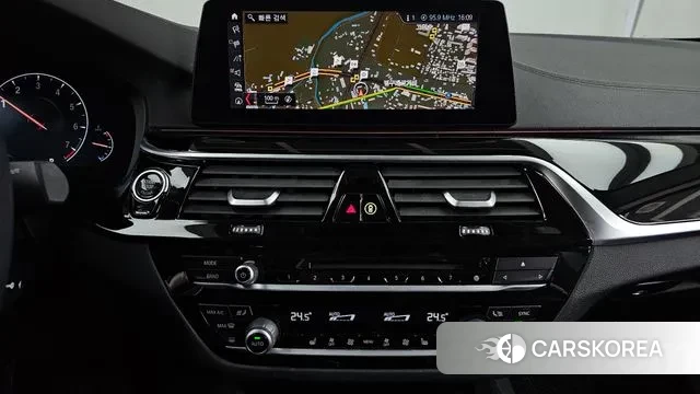 BMW 5 Series (G30) 2019 Белый из Кореи, фото 5