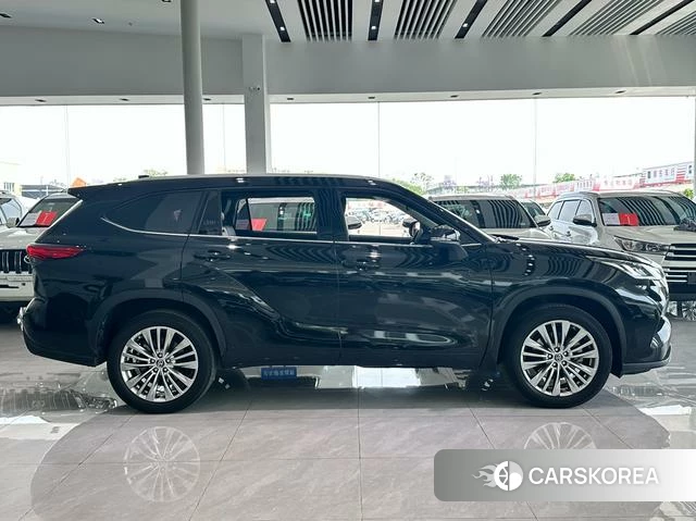 Toyota Highlander 2023 Черный из Китая, фото 5
