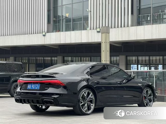 Audi A7L 2022 Черный из Китая, фото 5