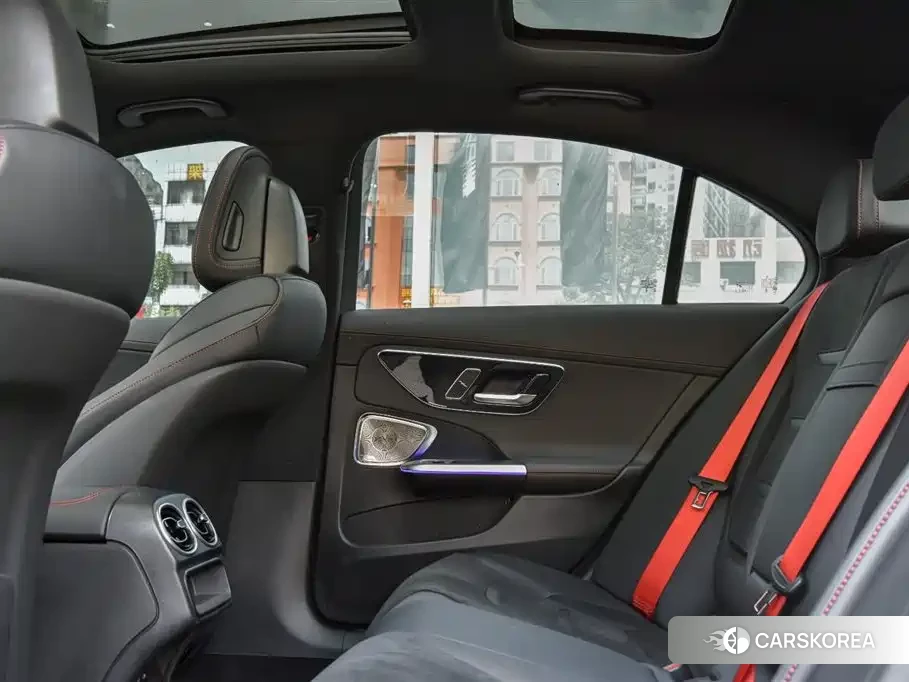Mercedes-Benz C-class AMG 2025 Белый из Китая, фото 5