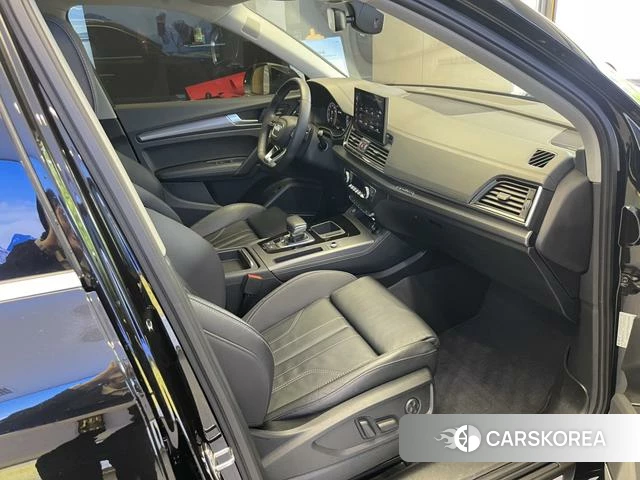 Audi Q5L 2022 Черный из Китая, фото 5