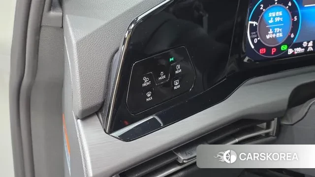 Volkswagen Golf 8th Generation 2022 Белый из Кореи, фото 5