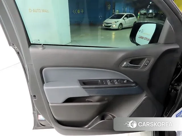 Chevrolet (GM Daewoo) Real New Colorado 2022 Черный из Кореи, фото 5