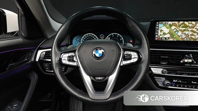 BMW 5 Series (G30) 2019 Белый из Кореи, фото 5