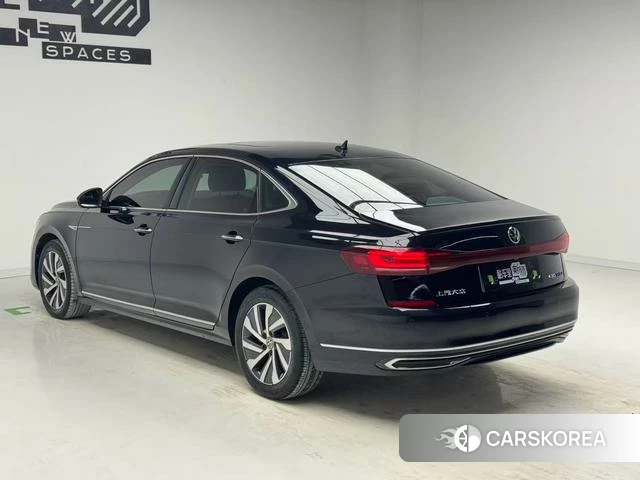 Volkswagen Passat PHEV 2023 Черный из Китая, фото 5