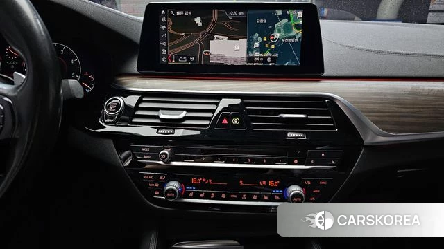BMW 5 Series (G30) 2019 Белый из Кореи, фото 5
