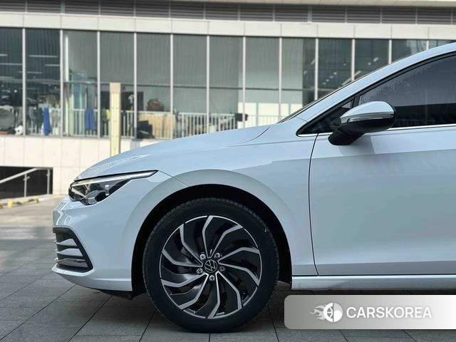 Volkswagen Golf 2022 Белый из Китая, фото 5