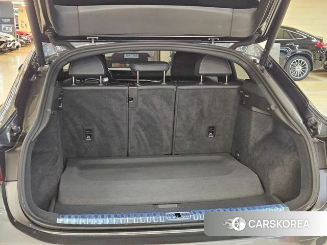 Audi Q3 (F3) 2023 Серый из Кореи, фото 5