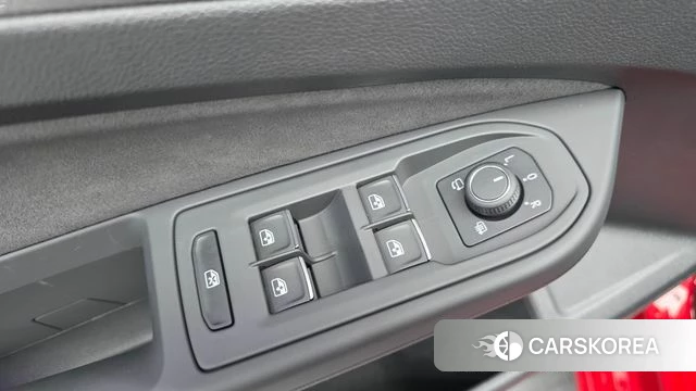 Volkswagen Golf 8th Generation 2025 Красный из Кореи, фото 5