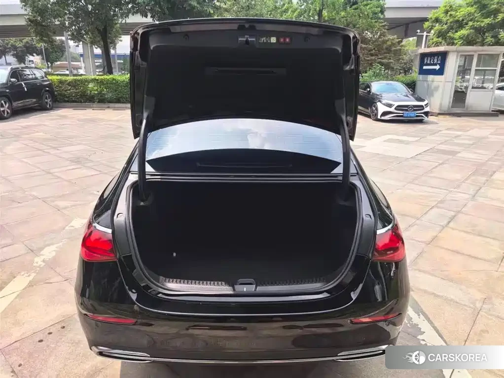 Mercedes-Benz E-Class 2023 Черный из Китая, фото 5