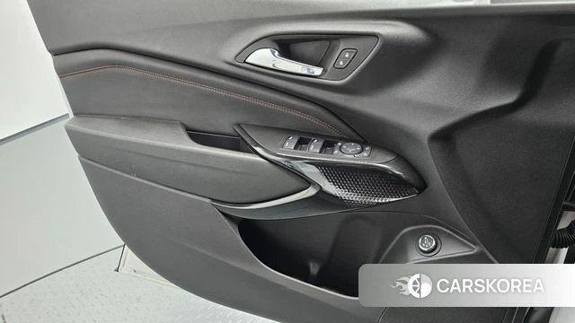 Chevrolet (GM Daewoo) Trax Crossover 2023 Белый из Кореи, фото 5