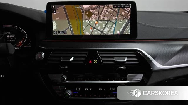 BMW 5 Series (G30) 2023 Черный из Кореи, фото 5