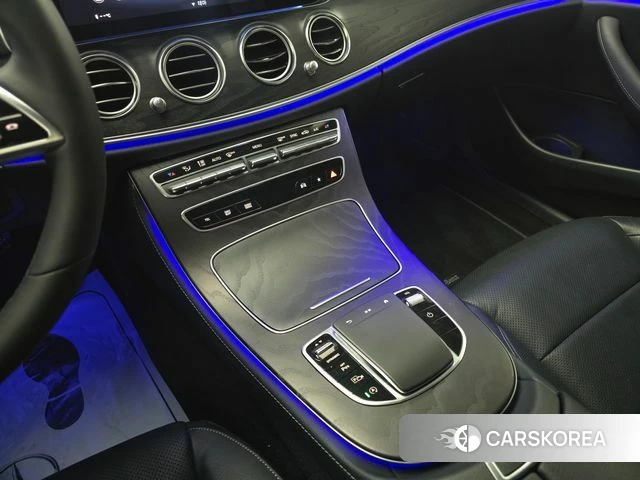 Mercedes-Benz E-Class W213 2023 Белый из Кореи, фото 5