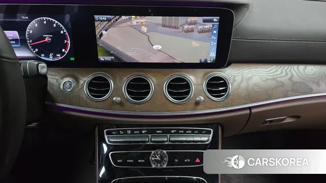 Mercedes-Benz E-Class W213 2018 Белый из Кореи, фото 5