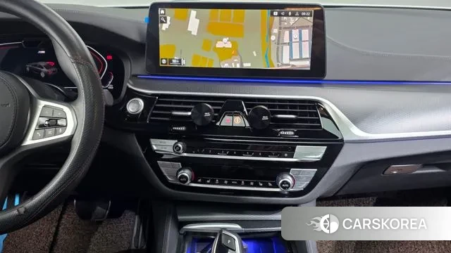 BMW 5 Series (G30) 2023 Белый из Кореи, фото 5