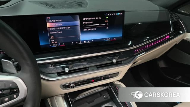 BMW X6 (G06) 2025 Светло-серебряный цвет из Кореи, фото 5