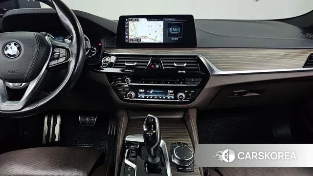 BMW 5 Series (G30) 2018 Белый из Кореи, фото 5