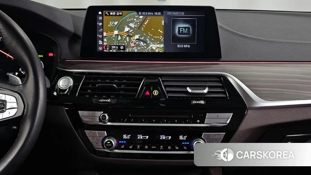 BMW 5 Series (G30) 2019 Белый из Кореи, фото 5