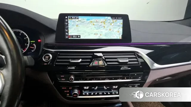BMW 5 Series (G30) 2018 Белый из Кореи, фото 5