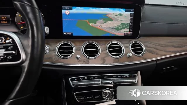 Mercedes-Benz E-Class W213 2018 Черный из Кореи, фото 5