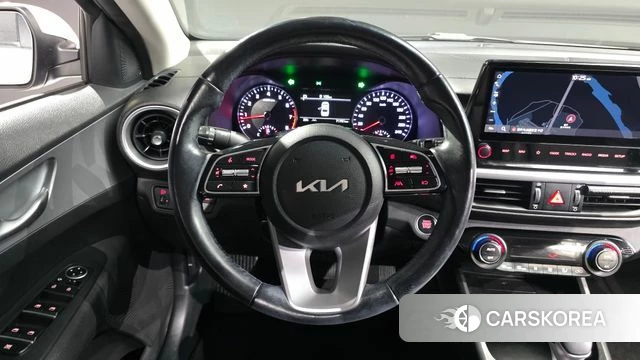 Kia The New K3 2nd generation 2021 Белый из Кореи, фото 5
