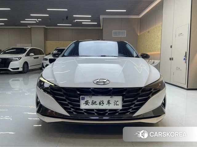 Hyundai Elantra 2022 Белый из Китая, фото 5