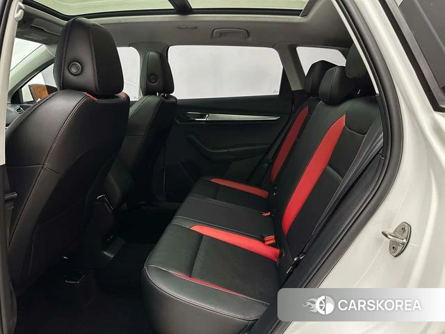 Skoda Krok 2022 Белый из Китая, фото 5