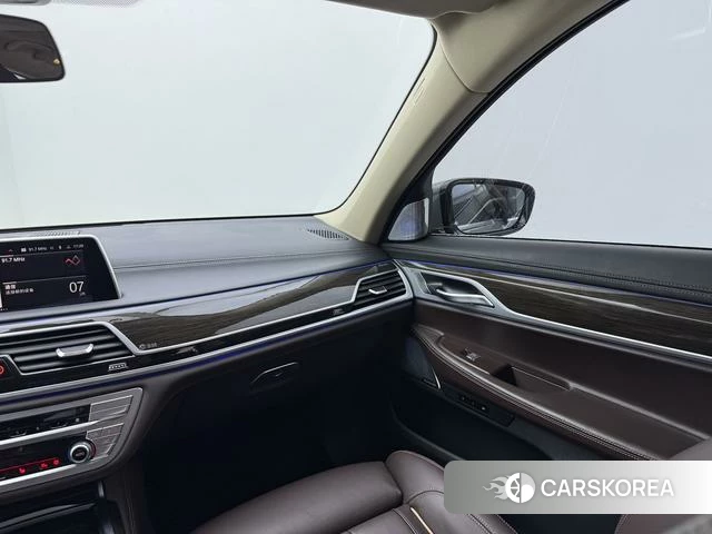 BMW 7 series 2022 Темно-серый из Китая, фото 5