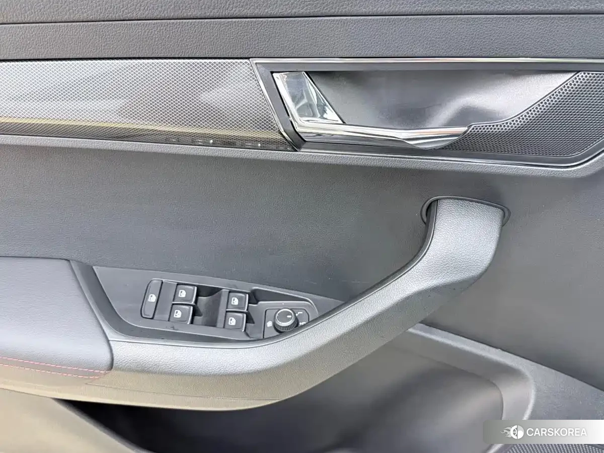 Skoda Karoq 2024 Белый из Китая, фото 5