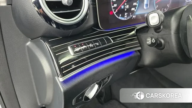 Mercedes-Benz E-Class W213 2019 Серебряный из Кореи, фото 5