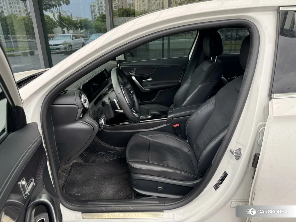 Mercedes-Benz Class A 2022 Белый из Китая, фото 5