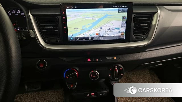 Kia Stonic 2018 Белый из Кореи, фото 5