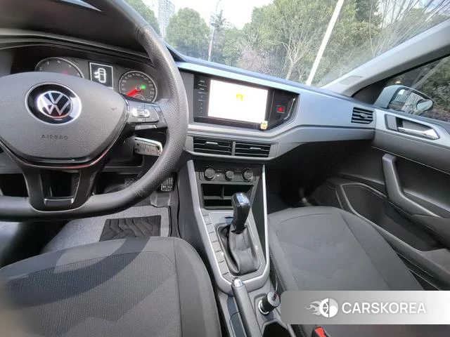 Volkswagen Polo 2022 Белый из Китая, фото 5