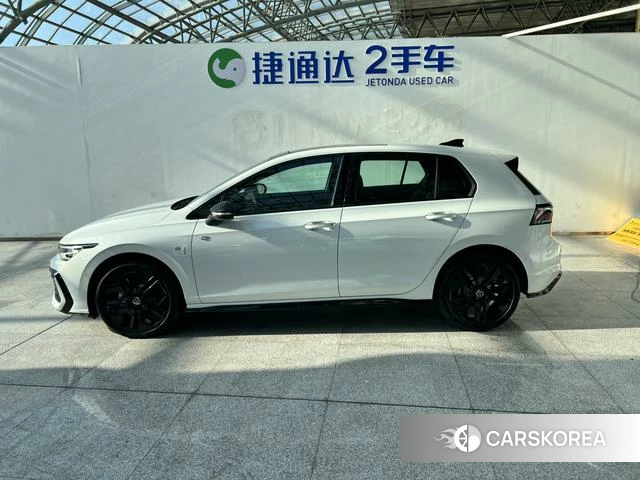 Volkswagen Golf 2024 Белый из Китая, фото 5