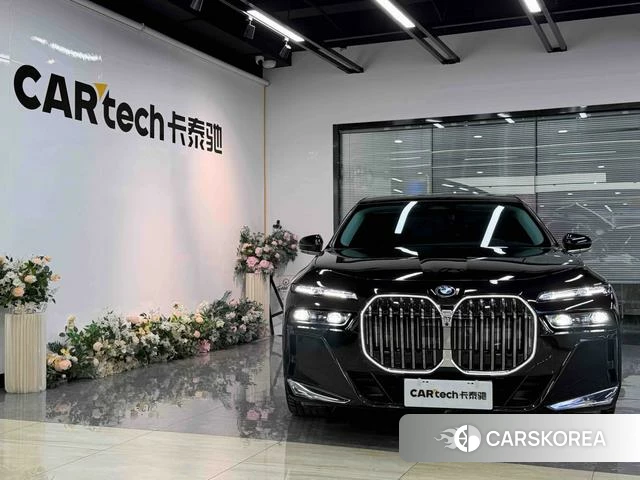 BMW 7 series 2023 Черный из Китая, фото 5