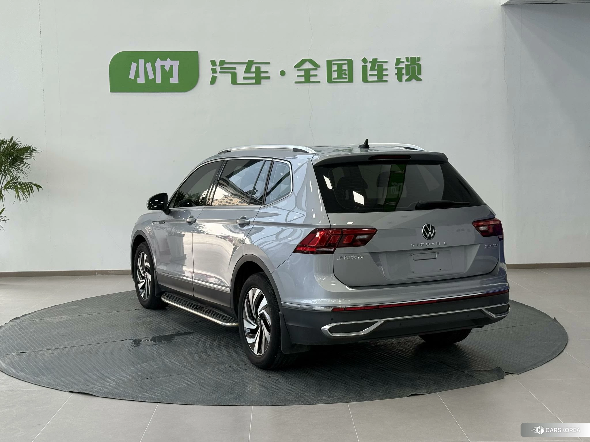 Volkswagen Tiguan L 2022 Серебристо-серый из Китая, фото 5
