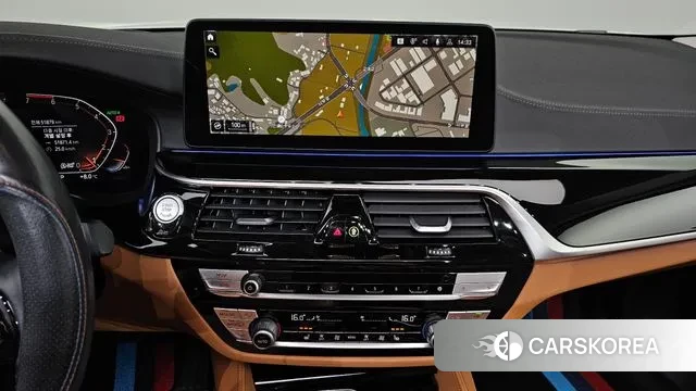 BMW 5 Series (G30) 2021 Белый из Кореи, фото 5