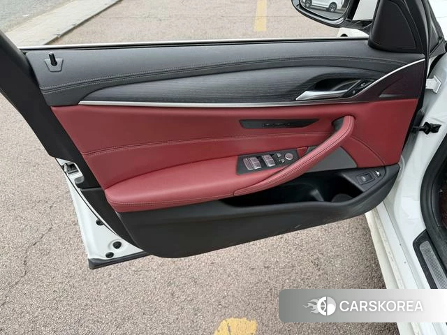 BMW 5 series PHEV 2021 Белый из Китая, фото 5