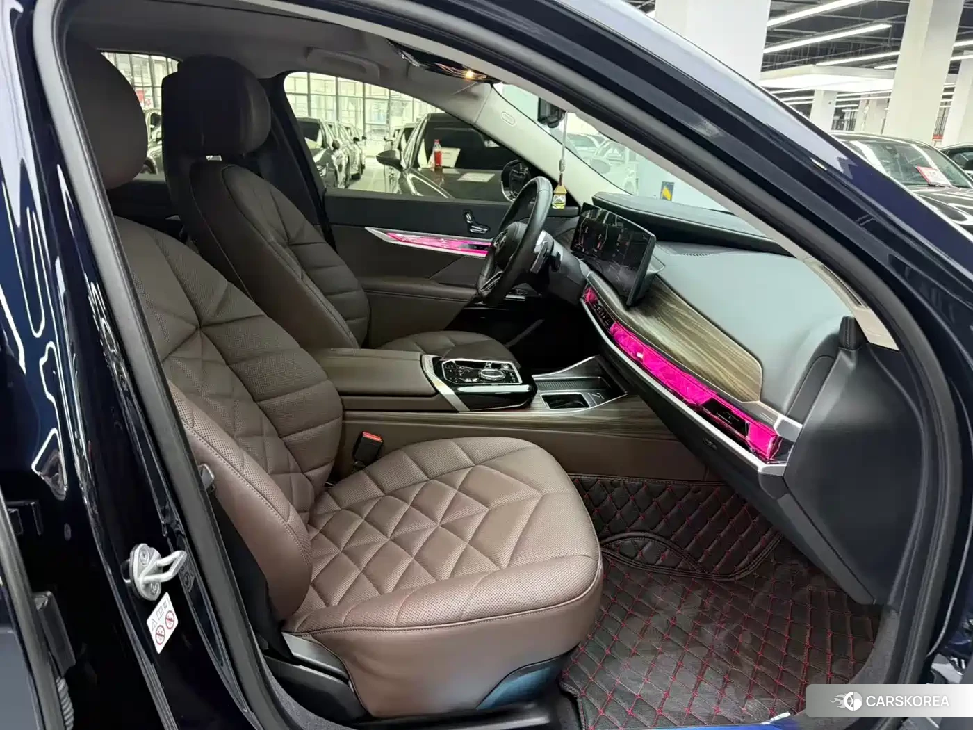 BMW 7 series 2023 Черный из Китая, фото 5