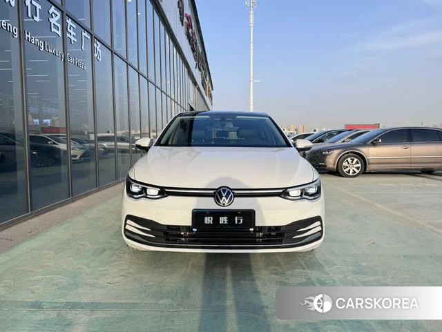 Volkswagen Golf 2024 Белый из Китая, фото 5