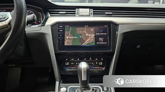 Volkswagen Passat GT (B8) 2022 Белый из Кореи, фото 5
