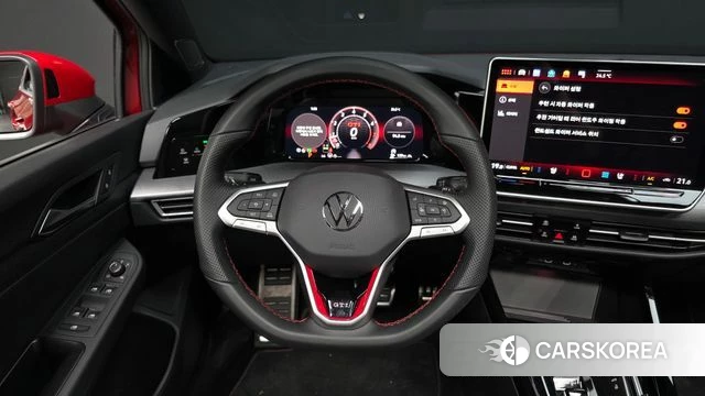 Volkswagen Golf 8th Generation 2026 Красный из Кореи, фото 5