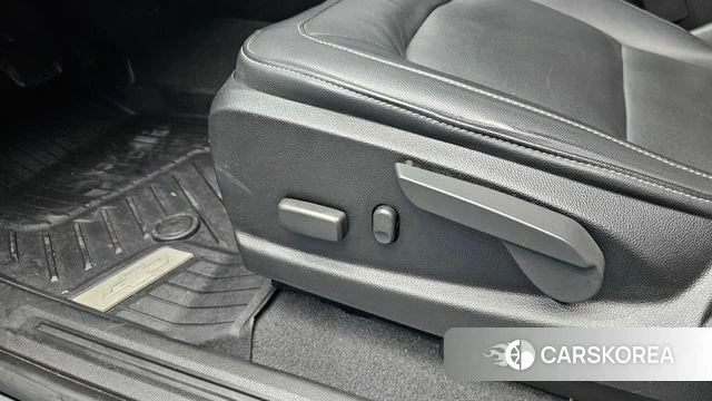 Chevrolet (GM Daewoo) Real New Colorado 2021 Черный из Кореи, фото 5