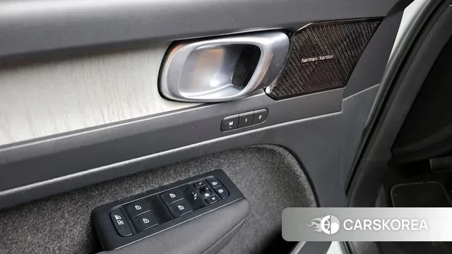 Volvo XC40 2022 Белый из Кореи, фото 5