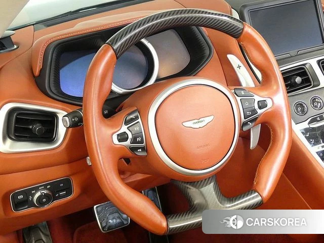 Aston Martin DB11 2023 Темно-зеленый из Кореи, фото 5