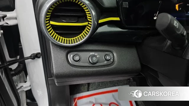 Chevrolet (GM Daewoo) Trax Crossover 2024 Белый из Кореи, фото 5