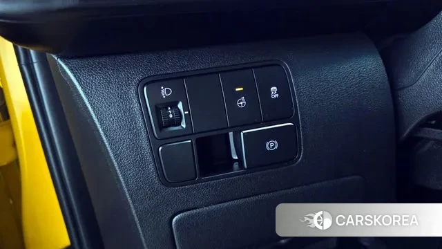 Hyundai Staria 2023 Желтый из Кореи, фото 5