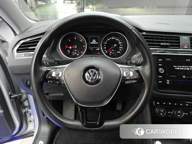 Volkswagen Tiguan second Generation 2020 Серебристо-серый из Кореи, фото 5