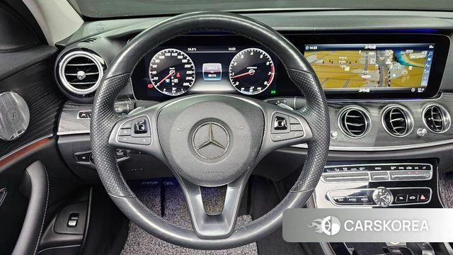 Mercedes-Benz E-Class W213 2018 Белый из Кореи, фото 5