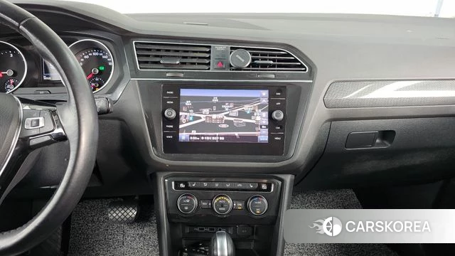 Volkswagen Tiguan second Generation 2020 Белый из Кореи, фото 5